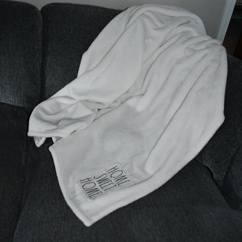 Rae Dunn Throw Blanket (Home Sweet Home)